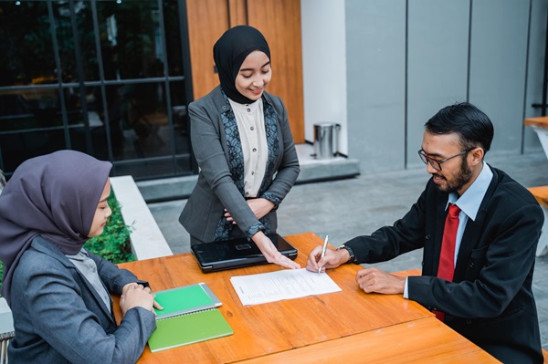 Sole Establishment vs LLC in the UAE